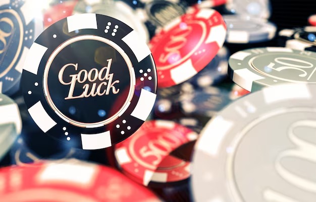 Teen Patti live table action showing card placement, betting, and LinkAja withdrawal confirmation